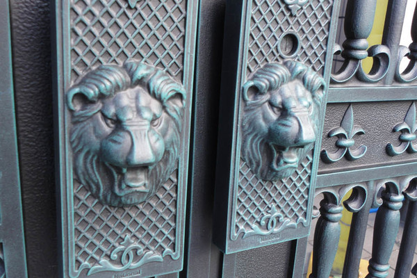 鋳物門扉の修復依頼